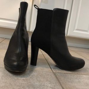 Clarks 9 1/2 M Black ankle boots
